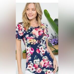 e Luna Navy Blue floral tunic top with round neck and short sleeves, EC Size M.